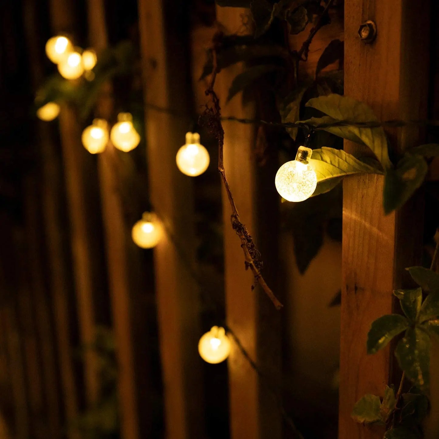 Atmosferă Magică în Grădină ✨ Instalație Solară 200 LED – Fără Curent, 100% Waterproof