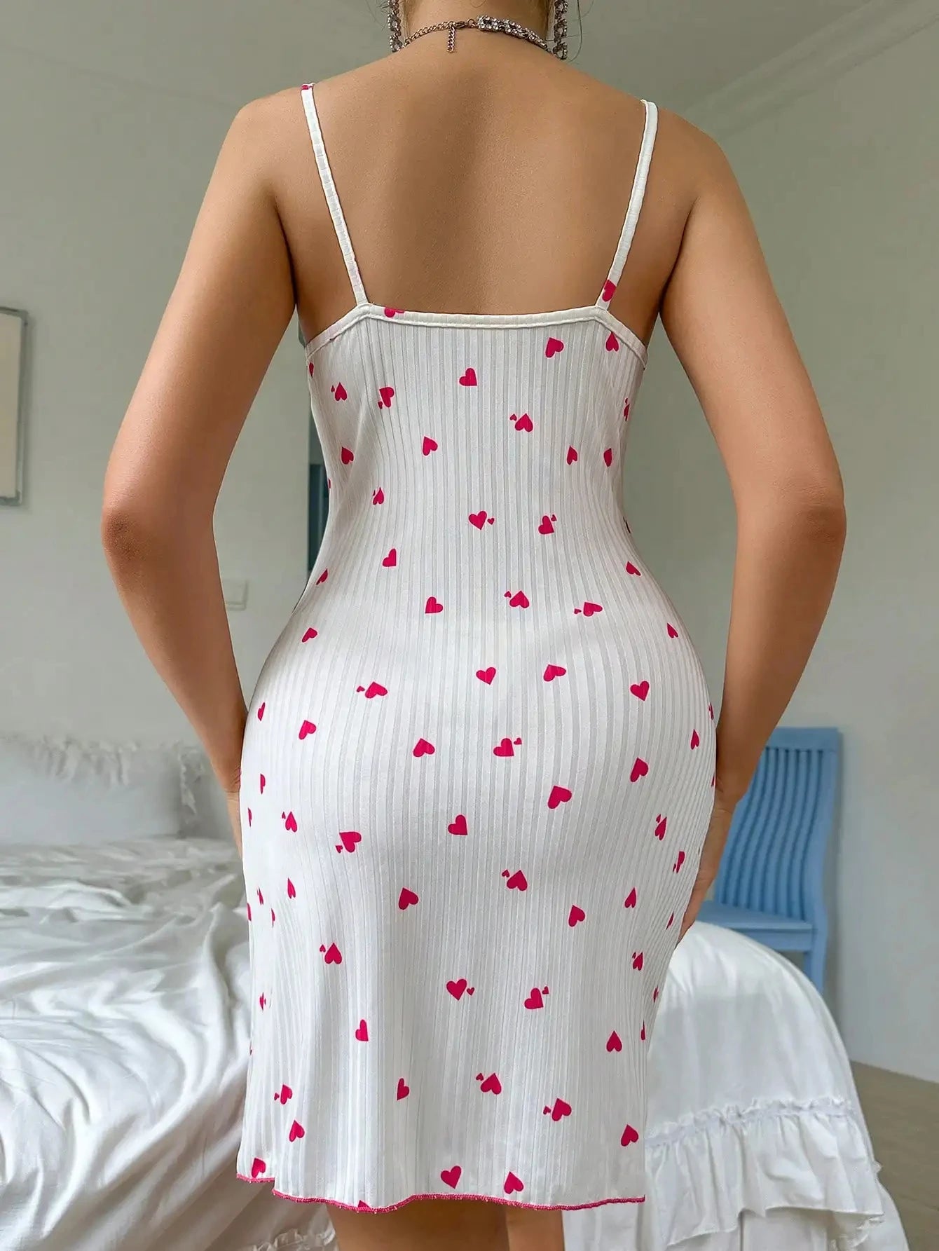 Noapte Elegantă & Sexy ✨ Cămașă de Noapte din Dantelă cu Design Delicat