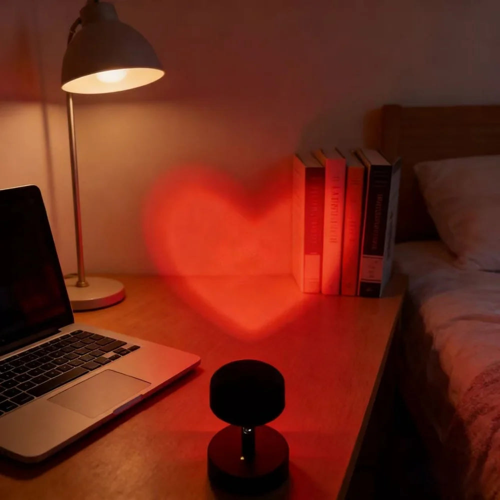 Lampă Proiector Inimă LED – Lumină Romantică pentru Poze, Decor & Cadou Special